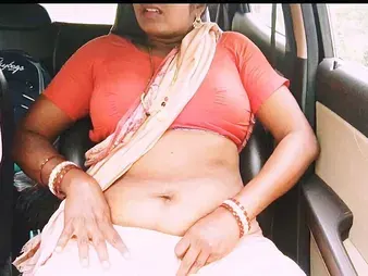 Sloppy talk Indian housewife in Jingle Road tears up a filthy talk Indian maid in the car