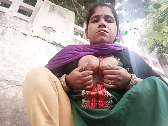 Witness Indian Bhabhi get her puss and cootchies humid and ultra-kinky in a homemade pissing session