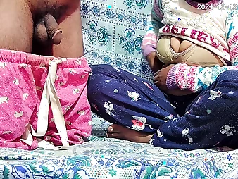 Ultra-kinky Indian Cougar and her son-in-law get wild in sizzling retro fuck-fest session (XNXX 29754R)
