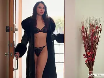 Smallish sheila Liz Jordan cheats on the brush bf with Parker Ambrose coupled with gets hard-core intercourse