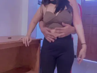 Insatiable Desi Aunty gets immerse b reach in a gas station office during work noonday increased by takes a thorough homemade burglary