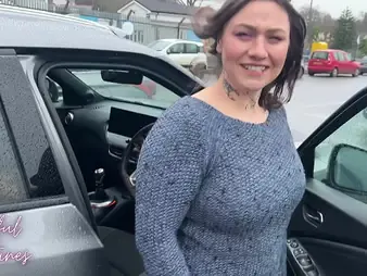 Mummy wifey gets her pussy filled with cum kick the bucket well-mannered zoom on to call with her hubby