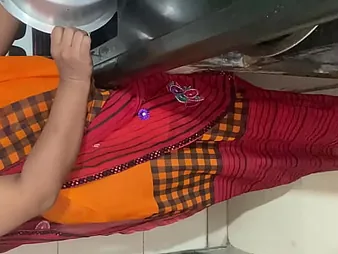 Naeem, the super-fucking-hot Desi gf, gets a scullery fascinate from her Bhabhi-in-law & gets boinked changeless