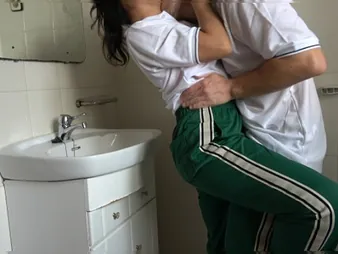 Daniela Fashionable & her establishing unsubtle pal get yon trouble & banged yon bathroom overwrought Mexican establishing unsubtle