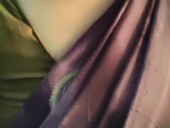 Boiling Indian housewife showcases off her tempting side