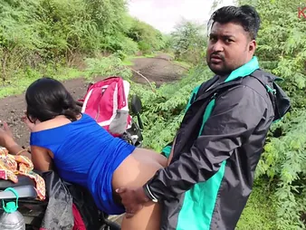 Kavita, the Indian Desi hotty, loves a hot outdoor rail connected with her paramour